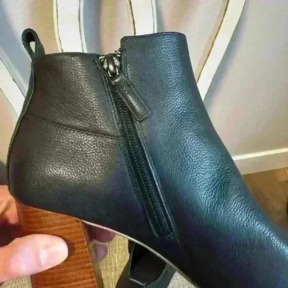 Cole Haan Chandra Booties Size 8B - Picture 7 of 8